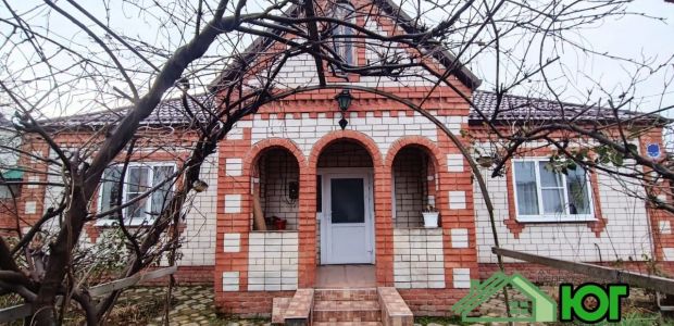 Кирпичное домовладение в ст. Березанская